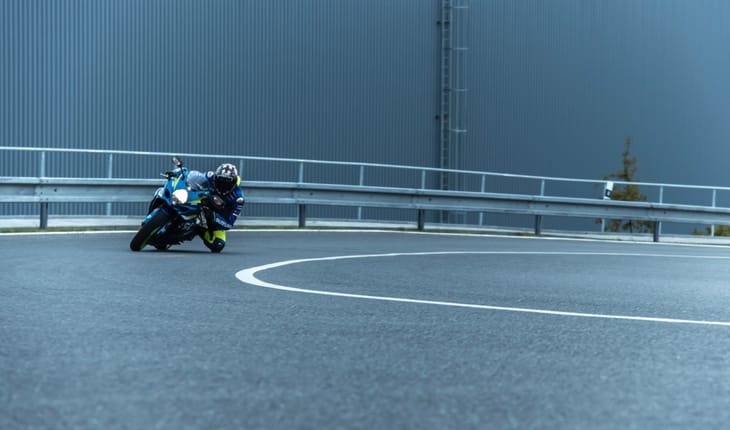 ग्लोबल बाजारों में मजबूती की कमी के बावजूद निफ्टी रहा मजबूत!! - आज का शेयर मार्केट