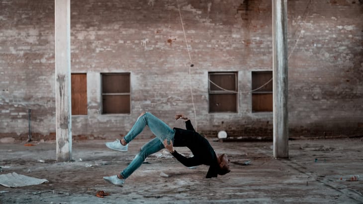 വീണ്ടും പലിശ നിരക്ക് ഉയർത്താൻ ആർബിഐ, നഷ്ടത്തിൽ മുങ്ങി ആഗോള വിപണികൾ  - പ്രീമാർക്കറ്റ് റിപ്പോർട്ട്￼